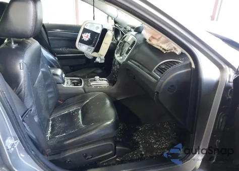 2015 Chrysler 300 Limited z USA, uszkodzony, nr VIN 2C3CCAAG3FH908585